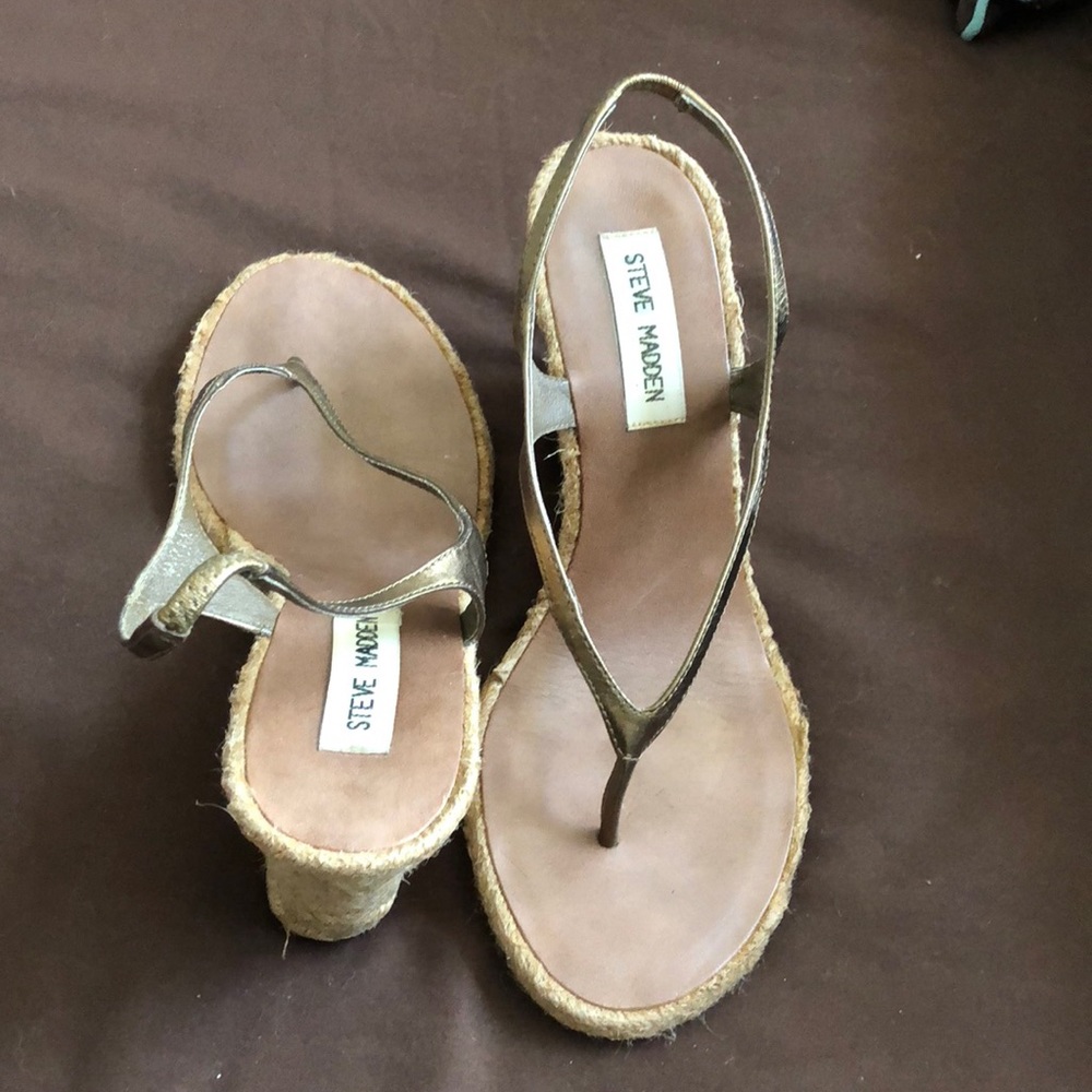 Steve Madden bronze leather thong wedge